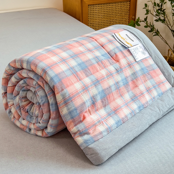 91家纺网 家纺一手货源 找家纺 宝士康家纺 2025新款10A抗菌无印风夏被四件套 炫彩格