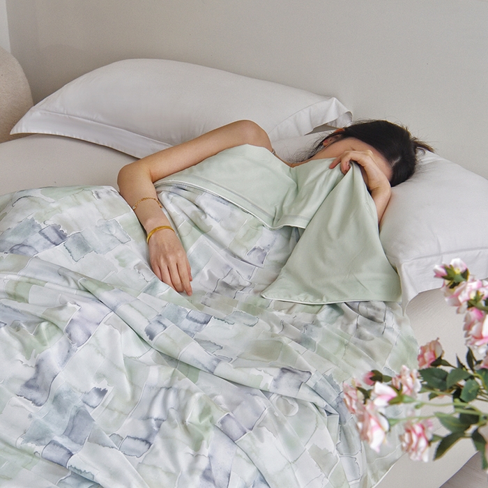 91家纺网 家纺一手货源 找家纺 梦恬佳 2025新款印花凉感丝夏凉被 花未眠