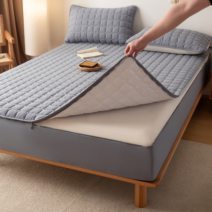 91家纺网 家纺一手货源 找家纺 叠派家纺 2025新款5A抗菌A类夹棉床笠经典款防水款系列 包边款-经典格月光灰