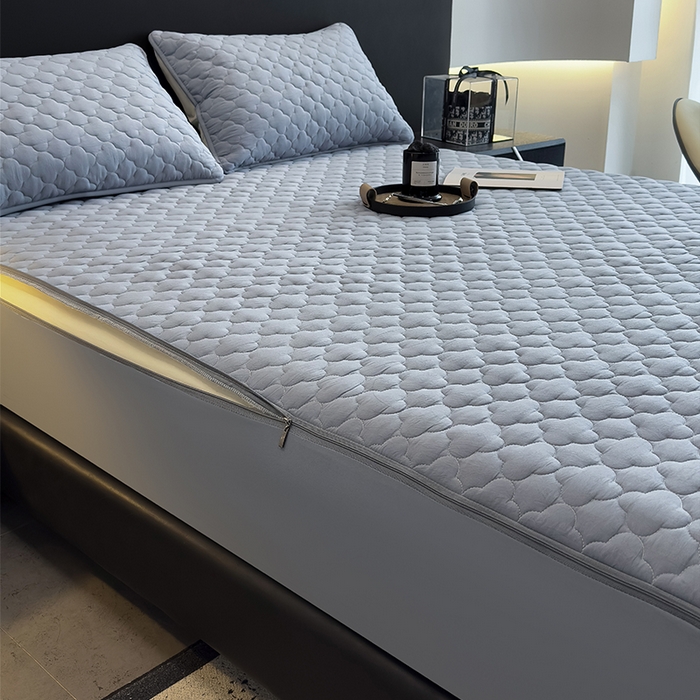 91家纺网 家纺一手货源 找家纺 叠派家纺 2025新款5A抗菌A类夹棉床笠经典款防水款系列 灰蓝-梅花经典款