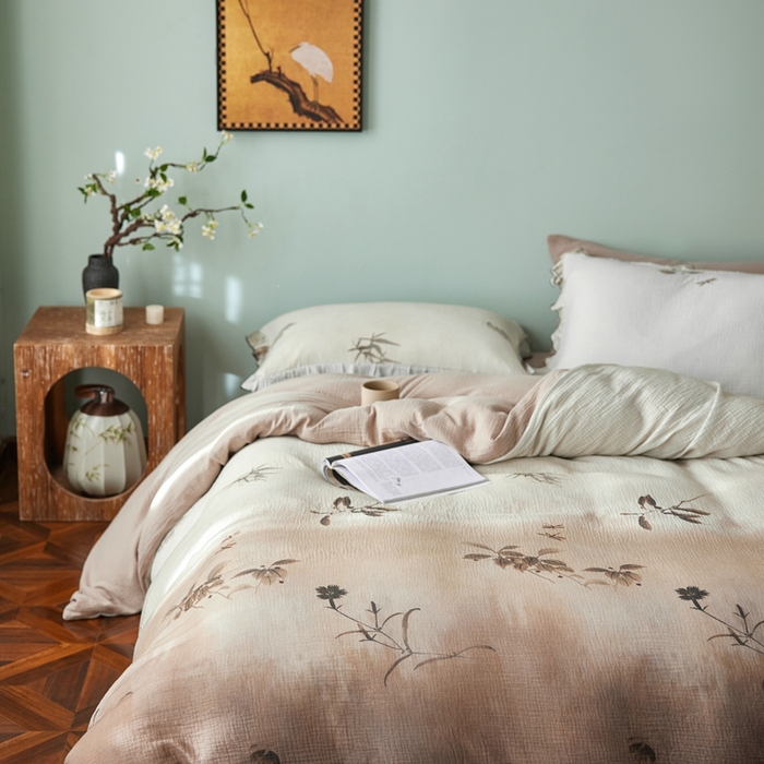 91家纺网 家纺一手货源 找家纺 安莱生活 2025新款全棉精梳棉双层纱绉纱数码印花四件套 烟雨江南-咖