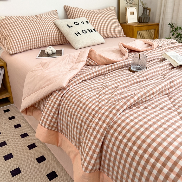 91家纺网 家纺一手货源 找家纺 宝士康家纺 2025新款10A抗菌无印风夏被四件套 玉小格