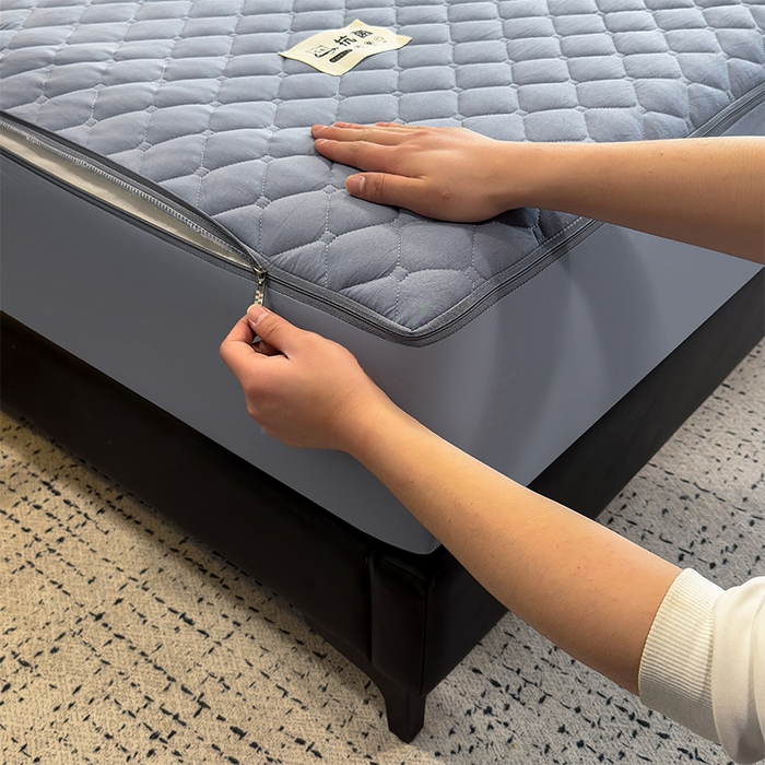 91家纺网 家纺一手货源 找家纺 叠派家纺 2025新款5A抗菌A类夹棉床笠经典款防水款系列 月光灰-小格子经典款