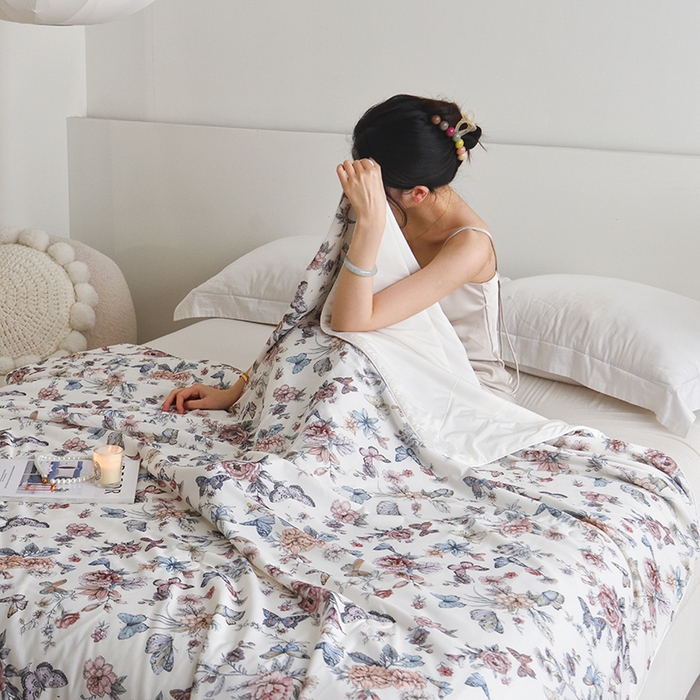 91家纺网 家纺一手货源 找家纺 梦恬佳 2025新款印花凉感丝夏凉被 晨露花果