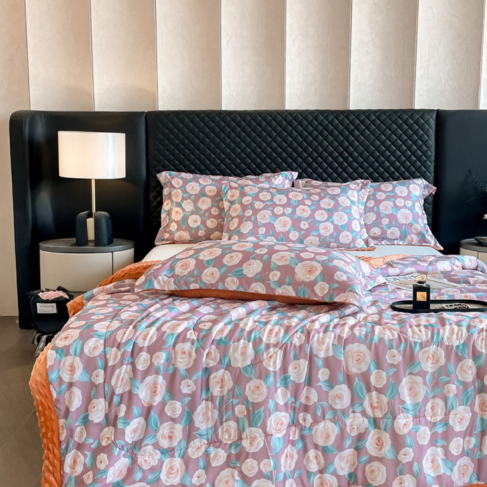 91家纺网 家纺一手货源 找家纺 宝士康家纺 2025新款10A抗菌双层纱豆豆绒夏被 夏日玫瑰