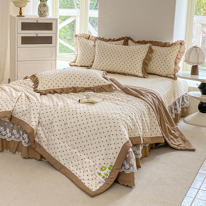 91家纺网 家纺一手货源 找家纺 2025新款直播热款A类针织棉双层纱床盖款夏被四件套 小心心咖