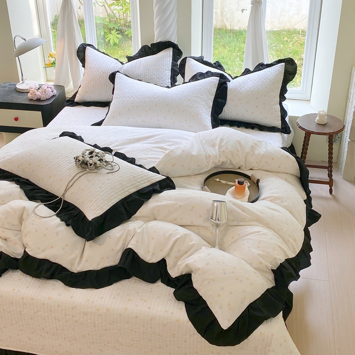 91家纺网 家纺一手货源 找家纺 慕希 2025新款水洗棉花边夹棉床盖款四件套 赫本-爱心白