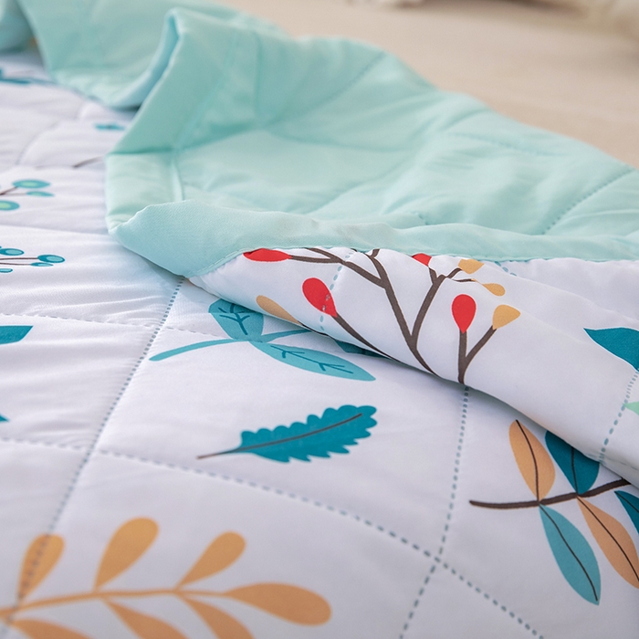 91家纺网 家纺一手货源 找家纺 富艺隆 2025新款超声波亲肤绒夏被夏凉被直播爆款超声波夏被空调被 春语