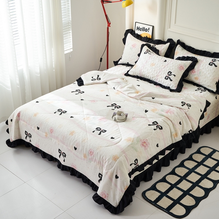 91家纺网 家纺一手货源 找家纺 蝶帕家纺 2025新款法式赫本风韩版花边床盖款夏被四件套 公主梦境