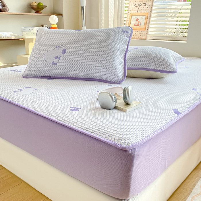 91家纺网 家纺一手货源 找家纺 春寻家纺 2025新款冰豆豆冰丝凉席-卡皮巴拉系列 床笠款-卡皮巴拉-紫