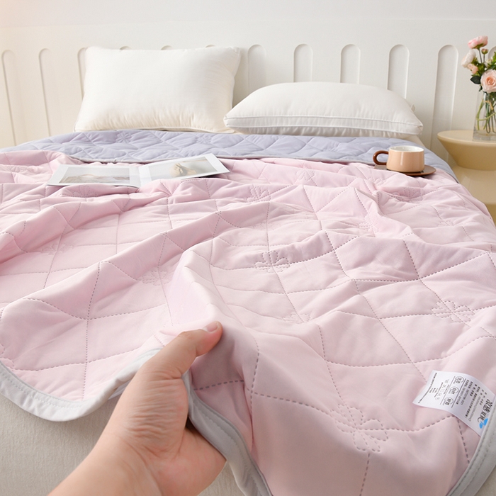 91家纺网 家纺一手货源 找家纺 眠多宝 2025新款冰激凌凉感丝纯色夏被被子被芯（跨境电商） 冰梅粉