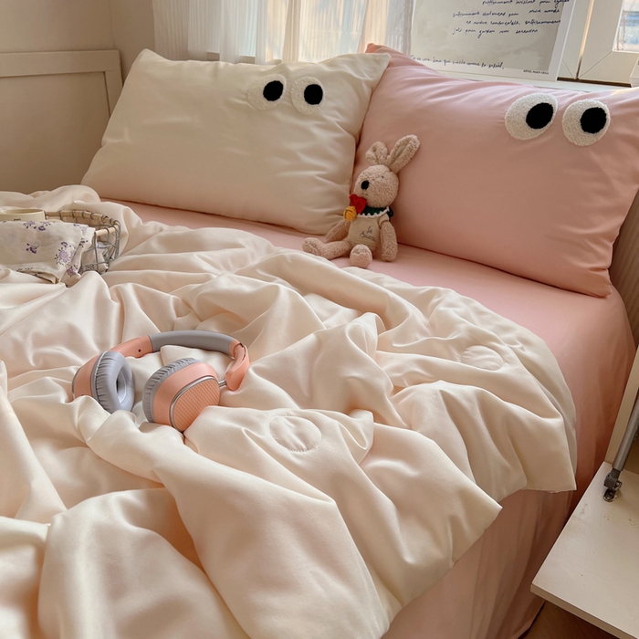 91家纺网 家纺一手货源 找家纺 慕尚家纺 2025新款大眼萌仔夏被 大眼萌 米白粉