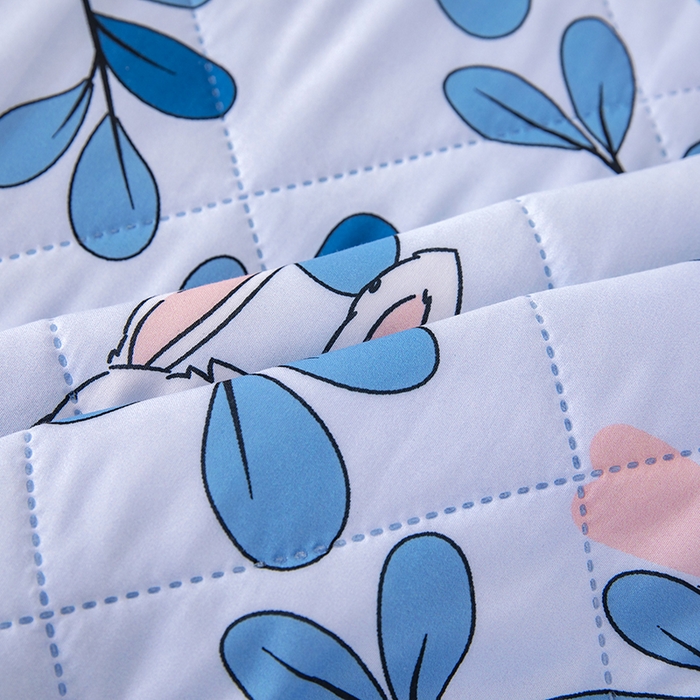 91家纺网 家纺一手货源 找家纺 富艺隆 2025新款超声波亲肤绒夏被夏凉被直播爆款超声波夏被空调被 菲菲兔