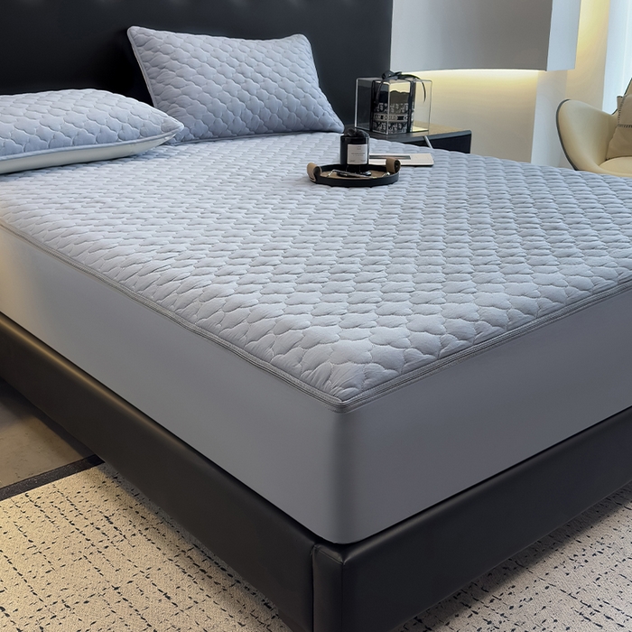 91家纺网 家纺一手货源 找家纺 叠派家纺 2025新款5A抗菌A类夹棉床笠经典款防水款系列 灰蓝-梅花经典款