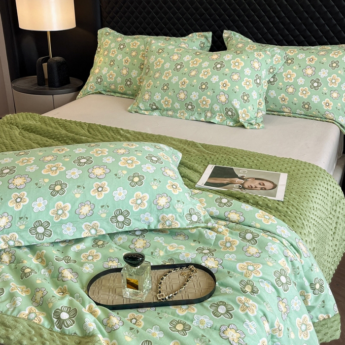 91家纺网 家纺一手货源 找家纺 宝士康家纺 2025新款10A抗菌双层纱豆豆绒夏被 花开半夏