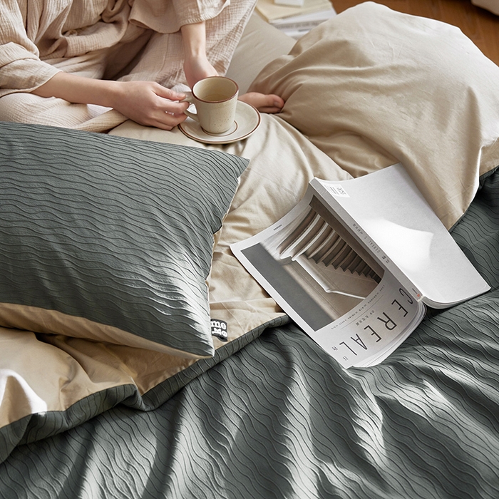 91家纺网 家纺一手货源 找家纺 风向标家纺 2025新款全棉波纹纱提花原木风四件套 波纹纱-森屿灰