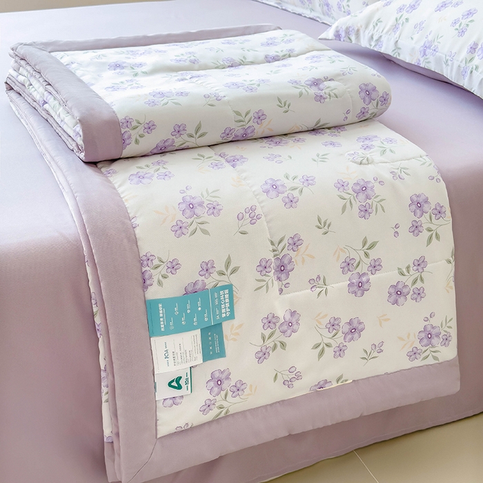 91家纺网 家纺一手货源 找家纺 宝士康家纺 2025新款10A抗菌针织夏被 紫藤花开