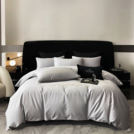 91家纺网 家纺一手货源 找家纺 禧澜庭 2025新款高支纯棉全棉斜纹四件套刺绣绣花款轻奢三件套--卡罗系列 月光灰