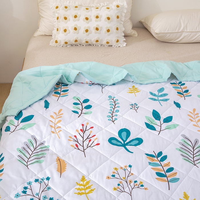 91家纺网 家纺一手货源 找家纺 富艺隆 2025新款超声波亲肤绒夏被夏凉被直播爆款超声波夏被空调被 春语