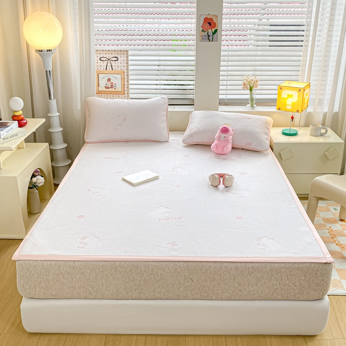 91家纺网 家纺一手货源 找家纺 春寻家纺 2025新款冰豆豆冰丝凉席-卡皮巴拉系列 床单款-卡皮巴拉-粉