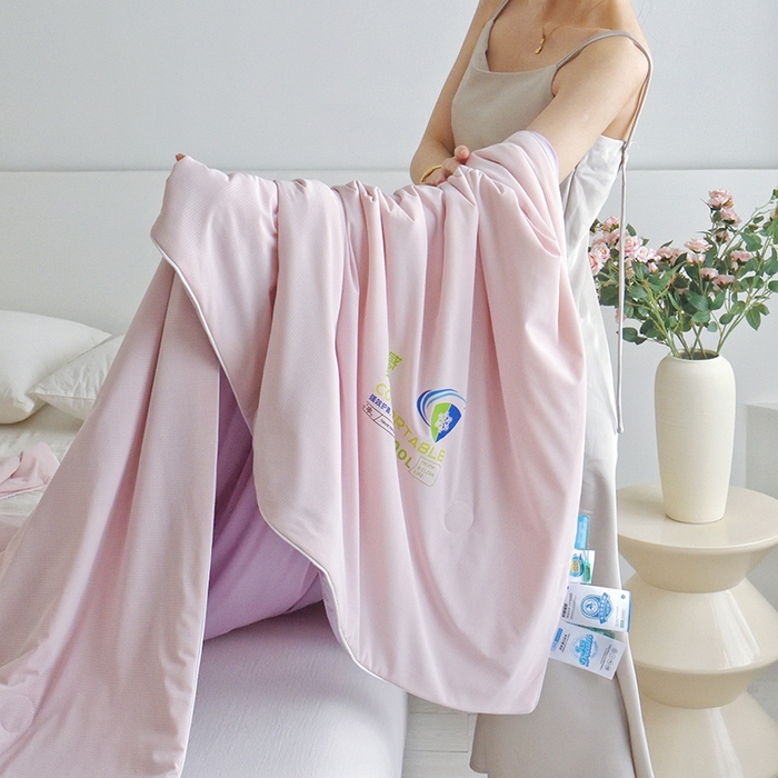 91家纺网 家纺一手货源 找家纺 梦恬佳 2025新款凉感驱蚊夏凉被 冰莓粉