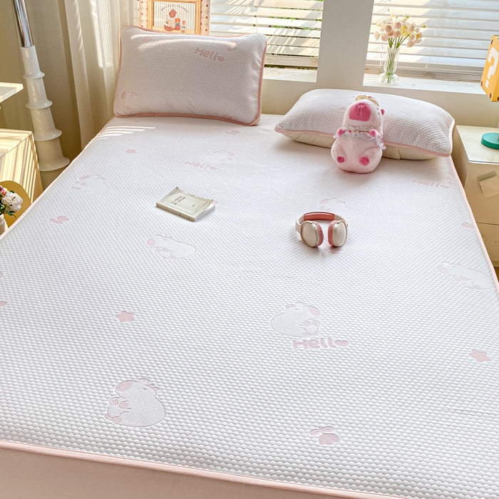 91家纺网 家纺一手货源 找家纺 春寻家纺 2025新款冰豆豆冰丝凉席-卡皮巴拉系列 床笠款-卡皮巴拉-粉