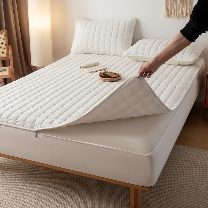 91家纺网 家纺一手货源 找家纺 叠派家纺 2025新款5A抗菌A类夹棉床笠经典款防水款系列 包边款-经典格荧月白