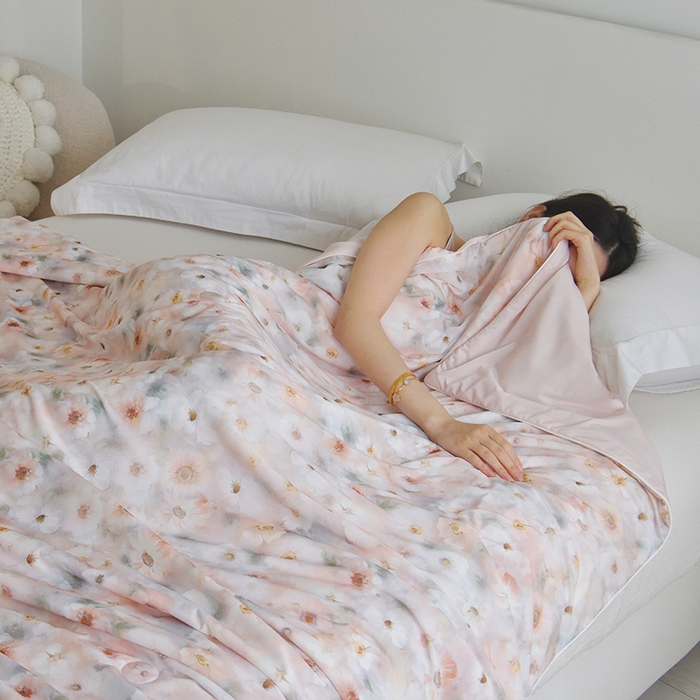 91家纺网 家纺一手货源 找家纺 梦恬佳 2025新款印花凉感丝夏凉被 星空玫瑰