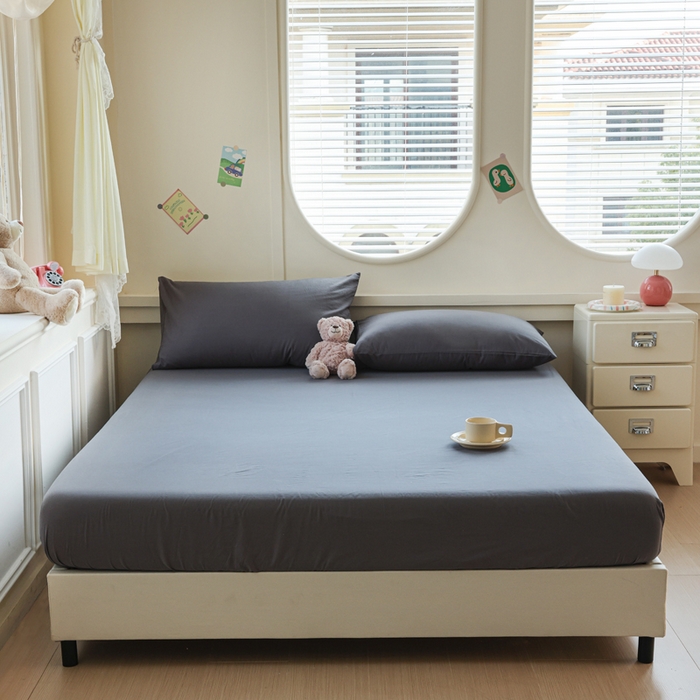 91家纺网 家纺一手货源 找家纺 2025新款全棉A类简约素色水洗棉纯棉单床笠 高级灰