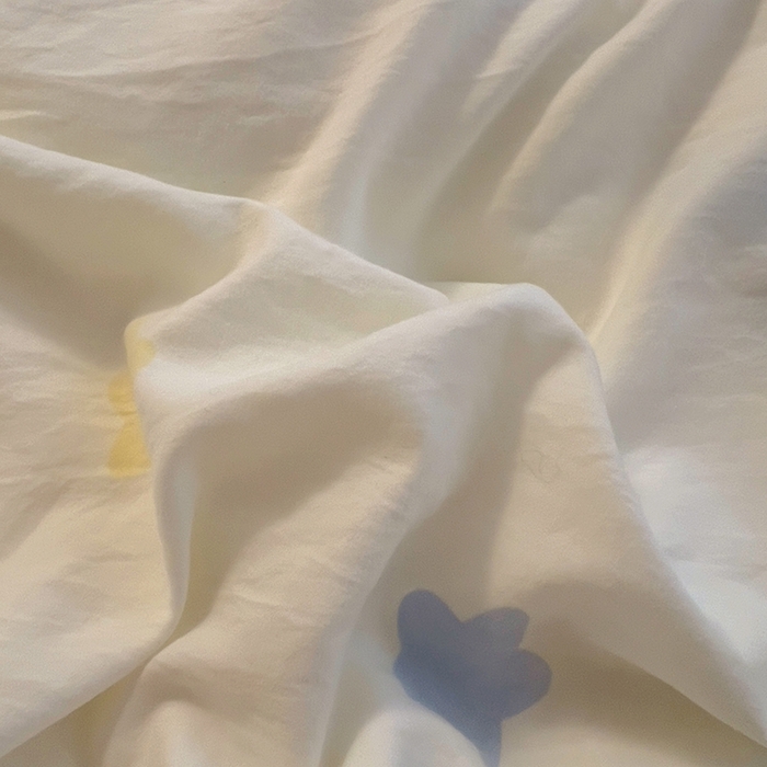 91家纺网 家纺一手货源 找家纺 2025新款专版高克重超萌卡通格子双拼毛巾绣软糯糯水洗棉四件套（场景二） 星星兔