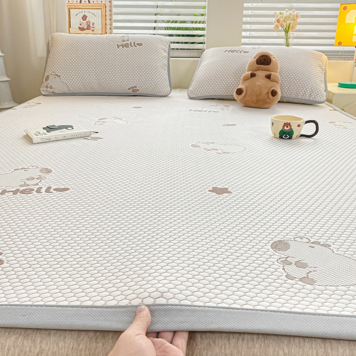 91家纺网 家纺一手货源 找家纺 春寻家纺 2025新款冰豆豆冰丝凉席-卡皮巴拉系列 床单款-卡皮巴拉-咖