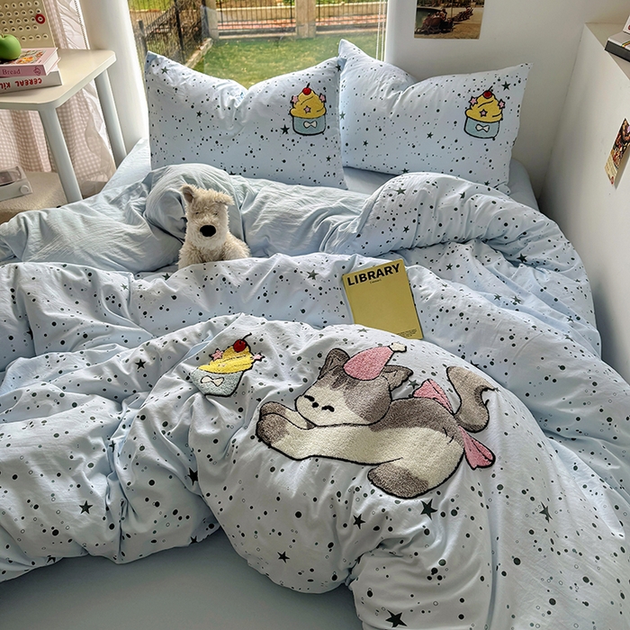 91家纺网 家纺一手货源 找家纺 耀达家居 2025新款A类水洗棉毛巾绣四件套 星空奶油猫