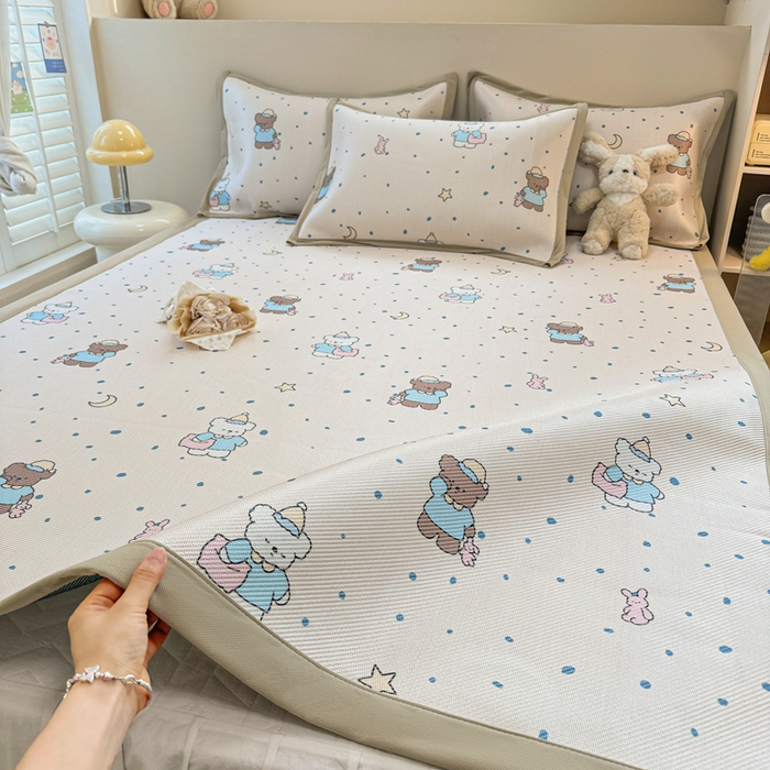 91家纺网 家纺一手货源 找家纺 2025新款懒猫600D数码印花冰藤凉席 睡意朦胧