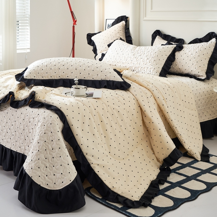 91家纺网 家纺一手货源 找家纺 蝶帕家纺 2025新款法式赫本风韩版花边床盖款夏被四件套 点点爱