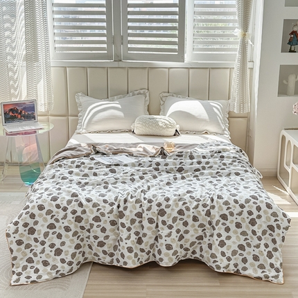 91家纺网 家纺一手货源 找家纺 富艺隆 2025新款A类水洗棉双层纱夏被水洗棉麻空调被直播爆款大豆夏被 萌萌狗