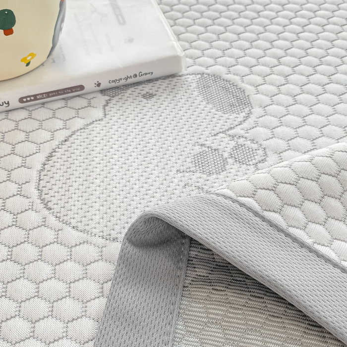 91家纺网 家纺一手货源 找家纺 春寻家纺 2025新款冰豆豆冰丝凉席-卡皮巴拉系列 床单款-卡皮巴拉-灰