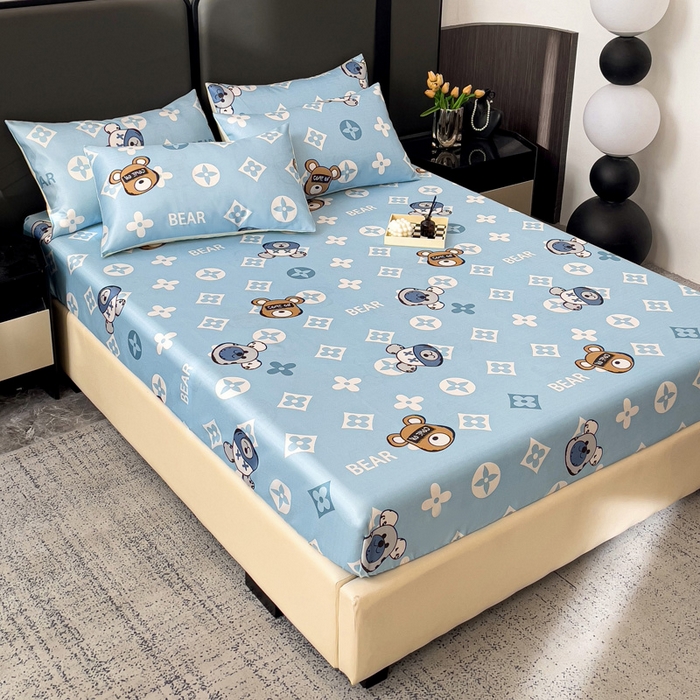 91家纺网 家纺一手货源 找家纺 纽缦家纺 2025新款印花冰丝床笠 软萌熊宝蓝