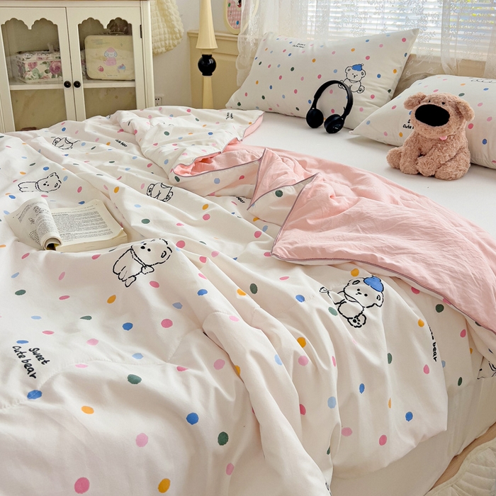 91家纺网 家纺一手货源 找家纺 2025春夏新款嵌绳款云柔水洗棉单夏被夏凉被空调被 嵌绳夏被-彩色波点熊