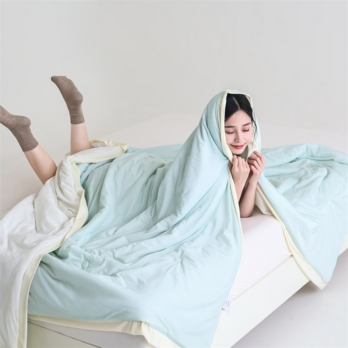 91家纺网 家纺一手货源 找家纺 默忆 2025新款锦氨纯色双拼凉感丝夏被豆豆夏凉被空调被豆豆被 香草绿