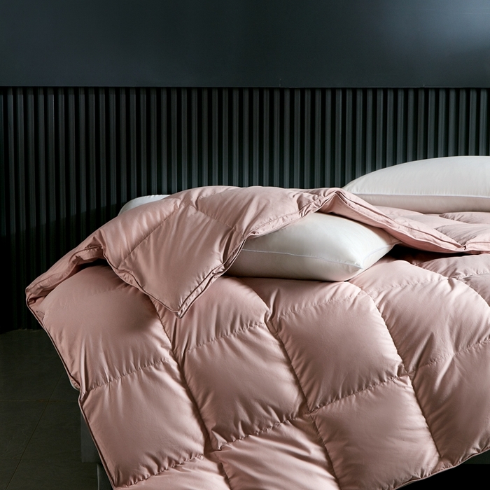 91家纺网 家纺一手货源 找家纺 御眠纺羽绒被壳 2025新款1全棉纯色全棉贡缎羽绒被羽绒被壳单层立体边 粉色