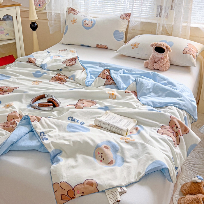 91家纺网 家纺一手货源 找家纺 2025春夏新款嵌绳款云柔水洗棉单夏被夏凉被空调被 嵌绳夏被-爱心小熊