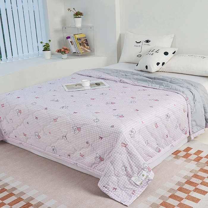 91家纺网 家纺一手货源 找家纺 被多多被业 2025新款凉感丝印花夏被夏凉被空调被 粉格熊