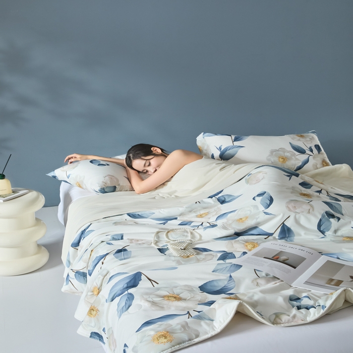 91家纺网 家纺一手货源 找家纺 2025春夏新款100%双面锦纶美式印花夏被凉感空调被 淡雅花香