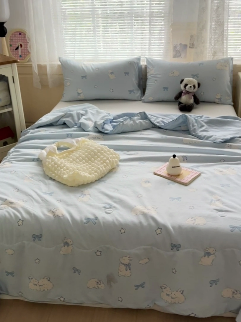 91家纺网 家纺一手货源 找家纺 2025春夏新款嵌绳款云柔水洗棉单夏被夏凉被空调被 嵌绳夏被-奶团兔兔