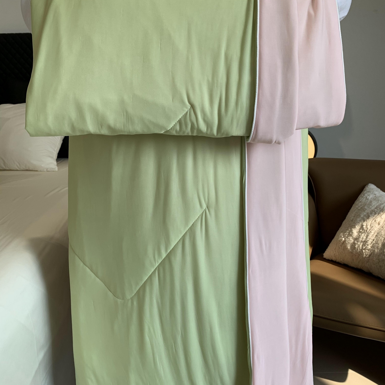 91家纺网 家纺一手货源 找家纺 2025新款小冰皮夏凉被锦纶氨纶面料空调夏被凉感丝单夏被空调被 清凉西瓜