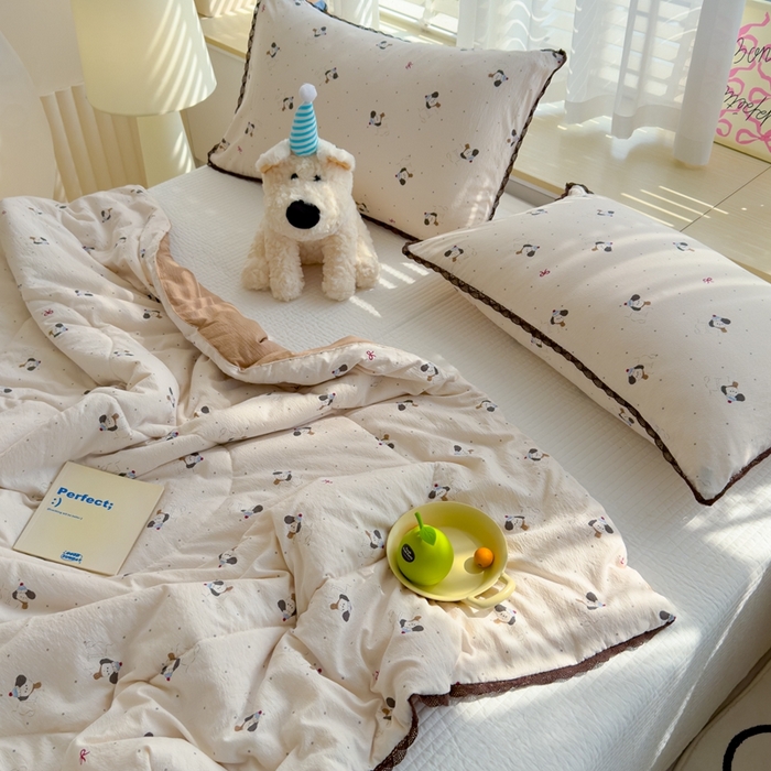 91家纺网 家纺一手货源 找家纺 贝扬思 2025新款云感双层纱抗菌花边夏被 狗狗面包