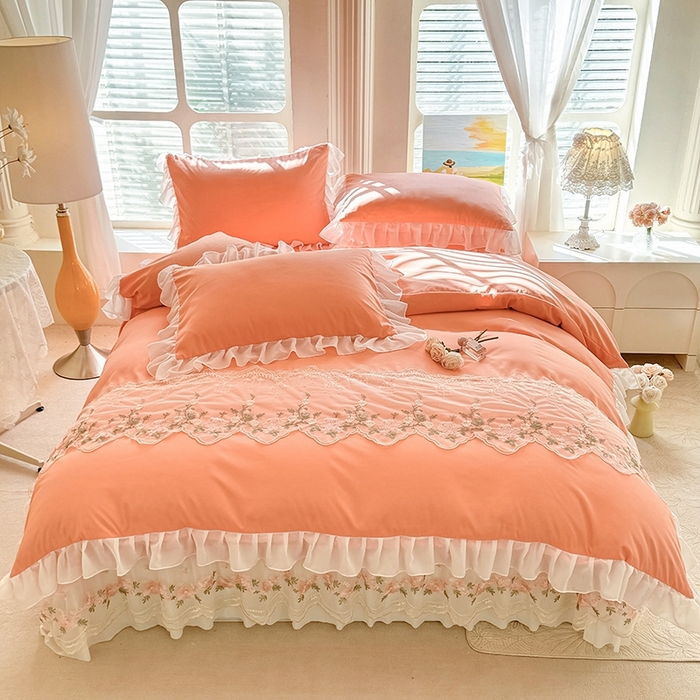 91家纺网 家纺一手货源 找家纺 大麦家纺2025新款年新款亲肤花边款床盖四件套  甜心小姐-落日橘