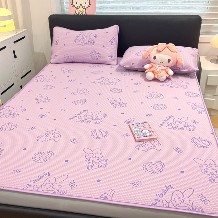 91家纺网 家纺一手货源 找家纺 2025新款三丽鸥正版授权A类提花冰豆豆凉席平铺款床笠款系列_1409 冰豆豆-美乐蒂-紫