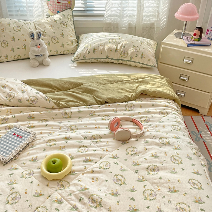 91家纺网 家纺一手货源 找家纺 优承佳生活馆 2025新款云感双层纱浪漫小花边抗菌夏被子被芯 花园兔