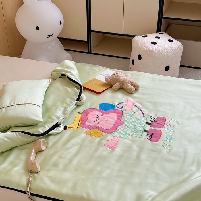 91家纺网 家纺一手货源 找家纺 喜多兔儿童家纺 2025新款60S兰精天丝睡袋防踢被 绿色微笑小猴